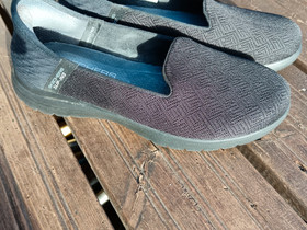 Skechers slip-ins koko 38, Vaatteet ja kengt, Helsinki, Tori.fi