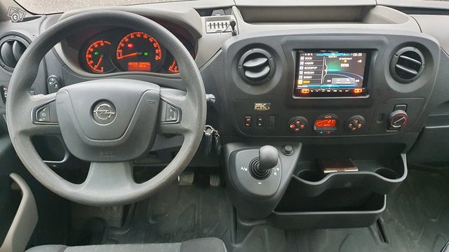 Opel Movano 9 paikkainen pikkubussi vm: 2017 10