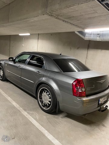 Chrysler 300C 4