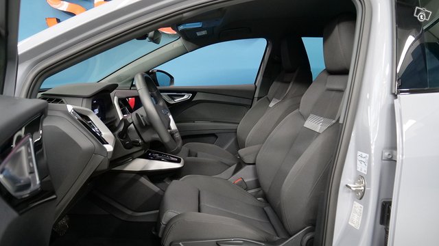 Audi Q4 E-TRON 5