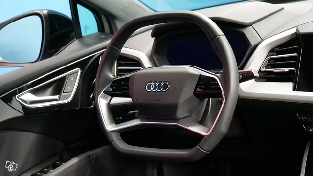 Audi Q4 E-TRON 6