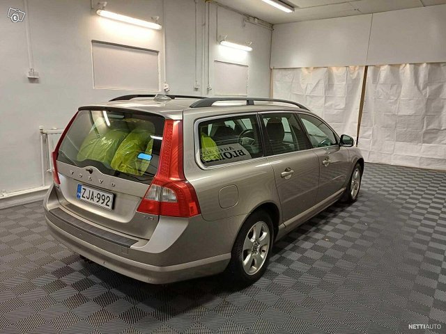 Volvo V70 2