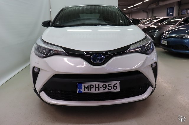 Toyota C-HR 6