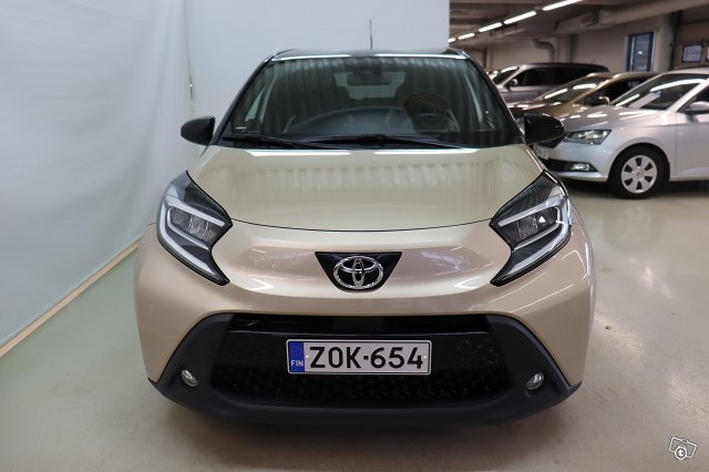 Toyota AYGO X 7