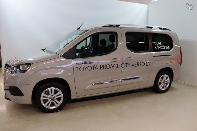 Toyota PROACE CITY VERSO EV 2