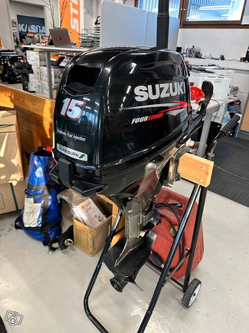 Suzuki DF15A Perämoottori EFI 1