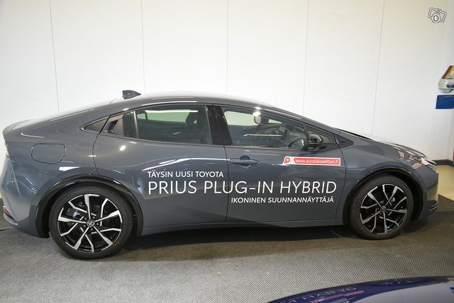 Toyota PRIUS PLUG-IN 3