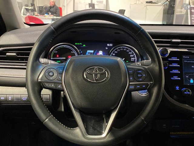 Toyota Camry 12