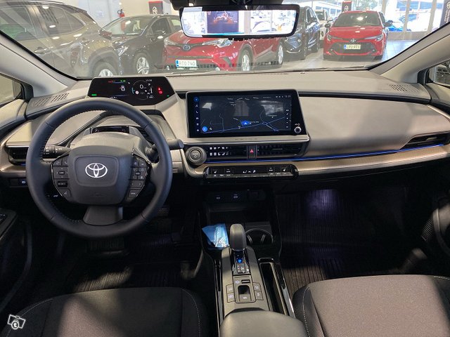 Toyota PRIUS PHEV 10
