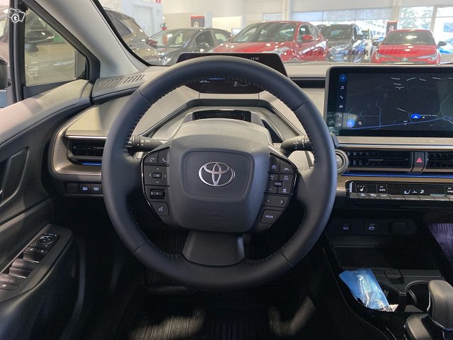 Toyota PRIUS PHEV 11