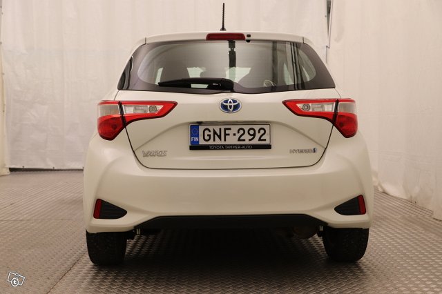 Toyota Yaris 4