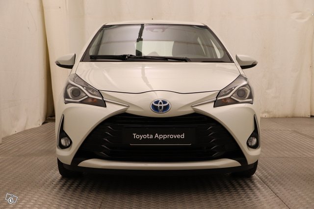 Toyota Yaris 7