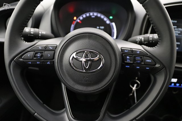 Toyota Aygo X 12