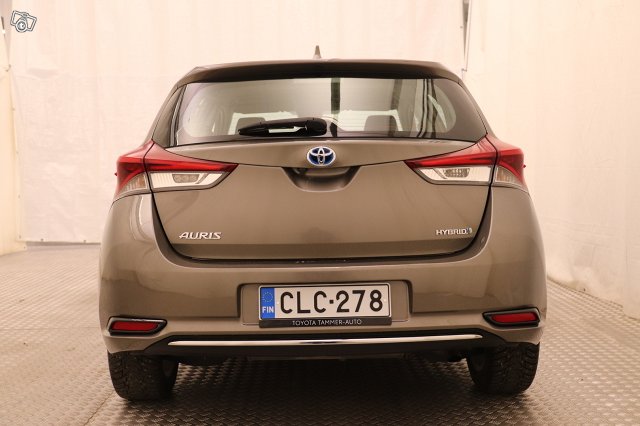 Toyota Auris 4