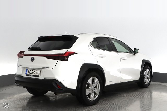 Lexus UX 5