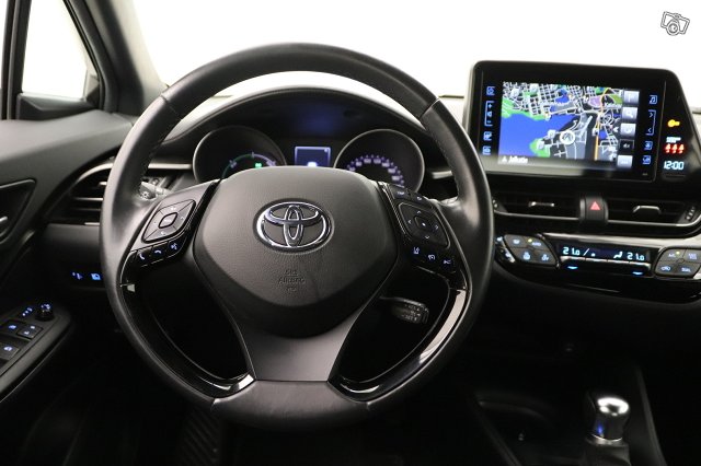 Toyota C-HR 12