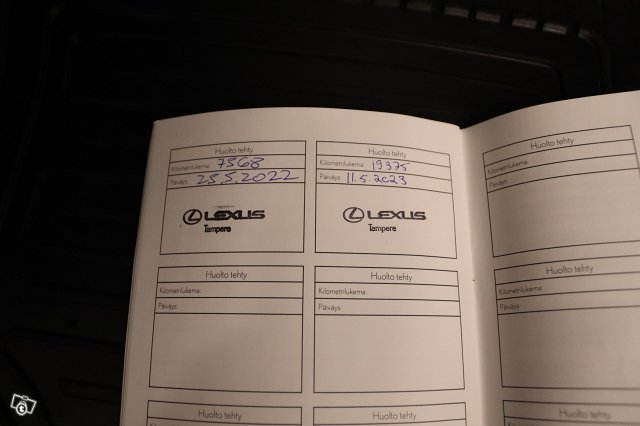 Lexus UX 18