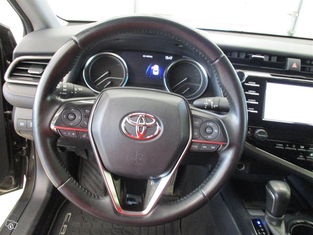 Toyota Camry 10