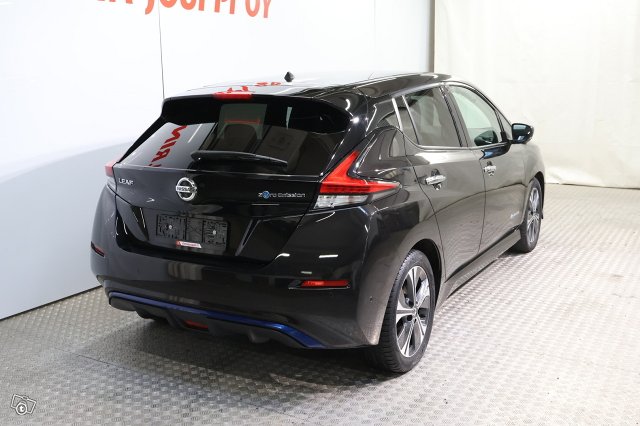 Nissan Leaf 4