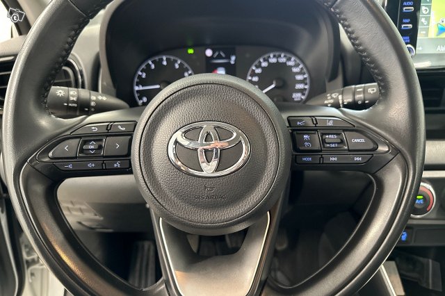 Toyota YARIS 15