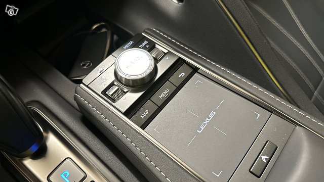 Lexus LC 21