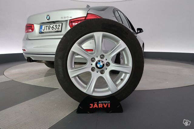 BMW 3-SARJA 24