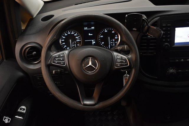 Mercedes-Benz Vito 18