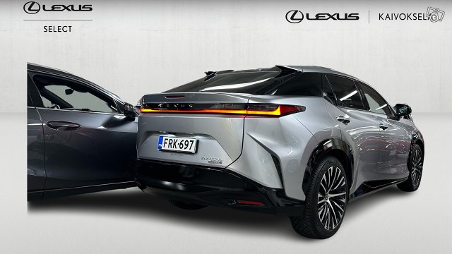 Lexus RZ 5