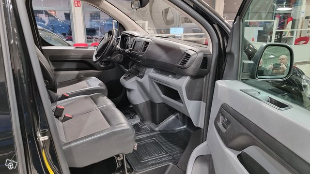 Toyota Proace 6