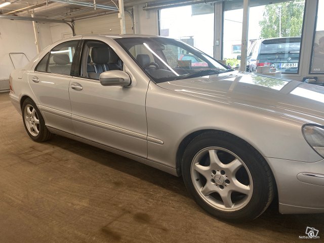 Mercedes-Benz S 8