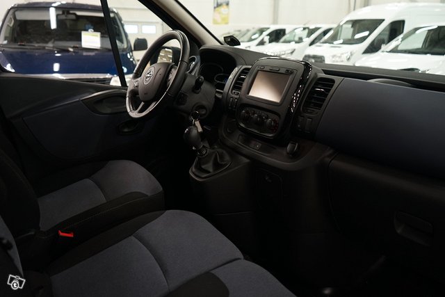 Opel Vivaro 15