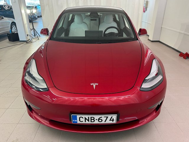 Tesla Model 3 6