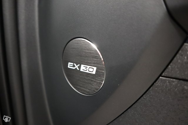Volvo EX30 15