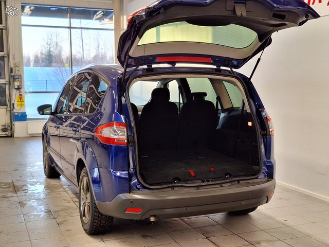Ford S-Max 21