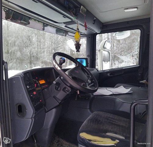 Scania P420 Kylmäkoriyhdistelmä 6x2 7