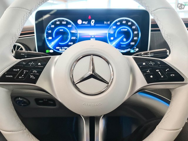 Mercedes-Benz EQE 13
