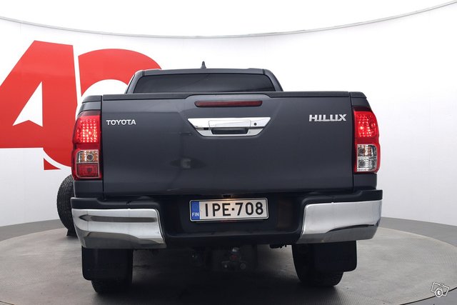 Toyota Hilux 4