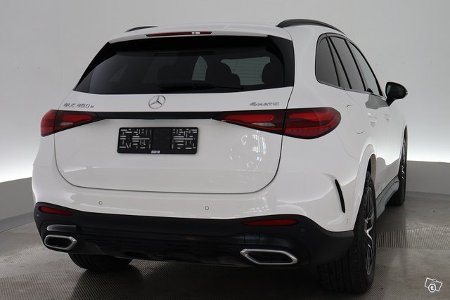 Mercedes-Benz GLC 10