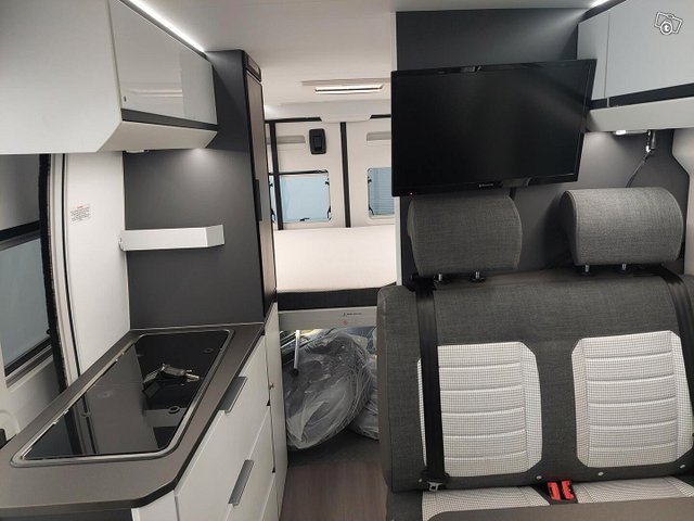 Adria Twin Supreme 640 SGX 18