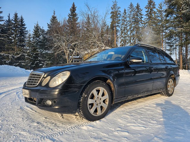 Mercedes-Benz E 220 2