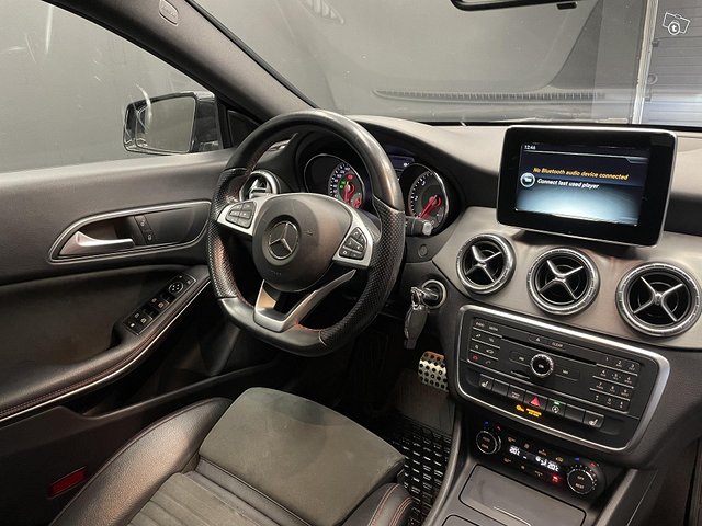 Mercedes-Benz CLA 12