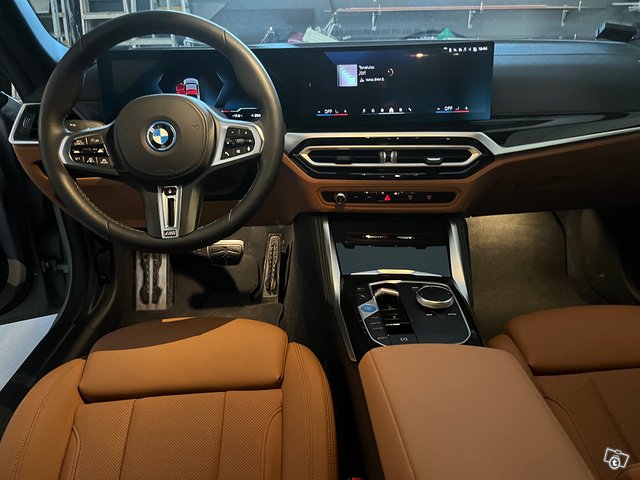 BMW i4 6