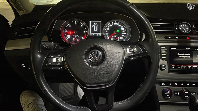 Volkswagen Passat 4
