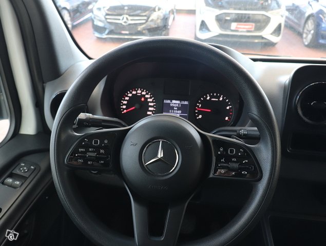 Mercedes-Benz Sprinter 12