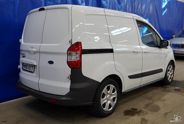 Ford Transit Courier 7