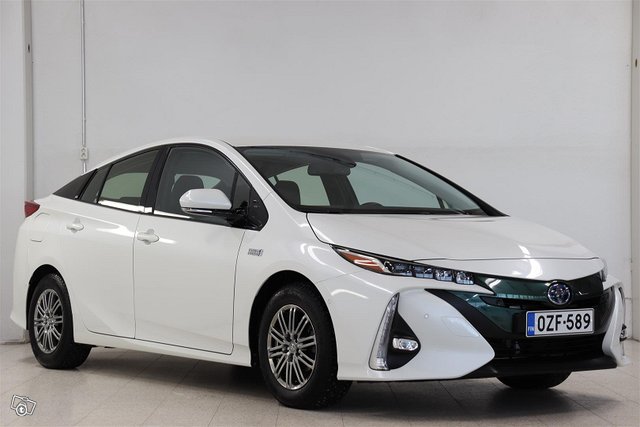 Toyota Prius PHEV