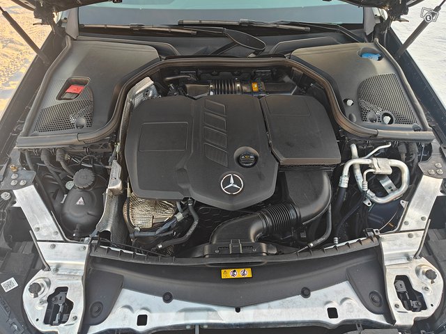 Mercedes-Benz E-sarja 23