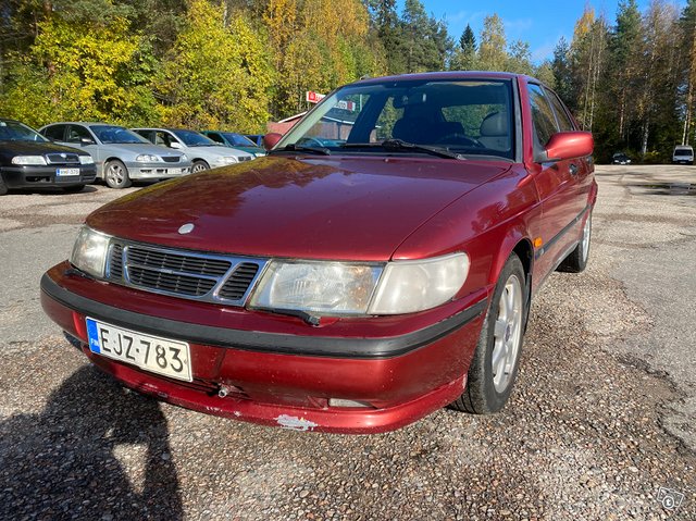 Saab 900, kuva 1