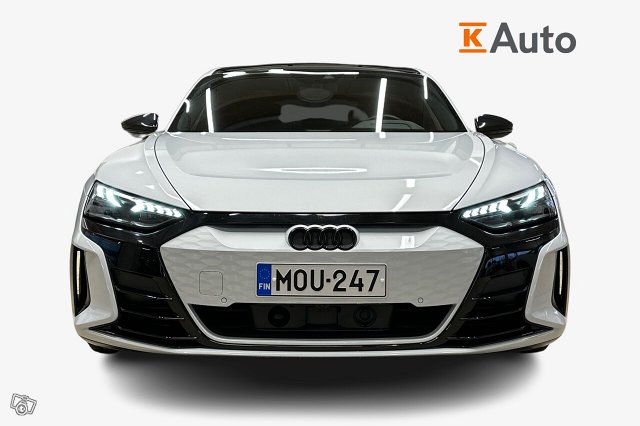 Audi E-tron GT 4