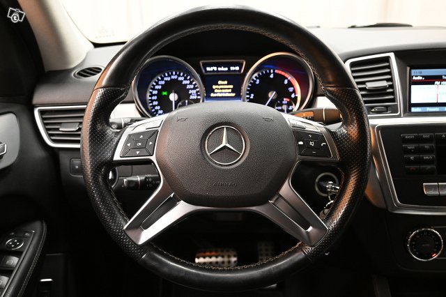 Mercedes-Benz ML 16